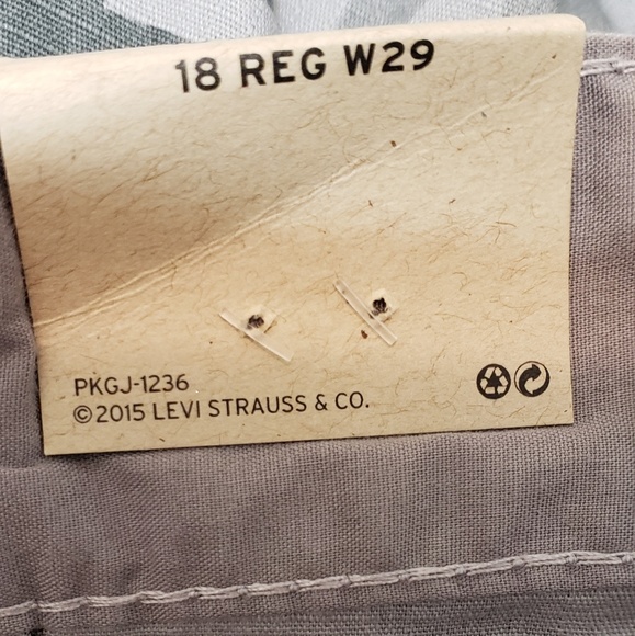 Levi's gray camo ripstop cargo shorts 18reg 29W - Picture 6 of 6